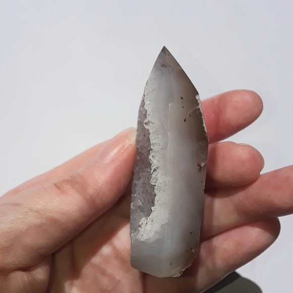 Druzy Agate Tower *not a chipped tip* - Picture 2 of 4